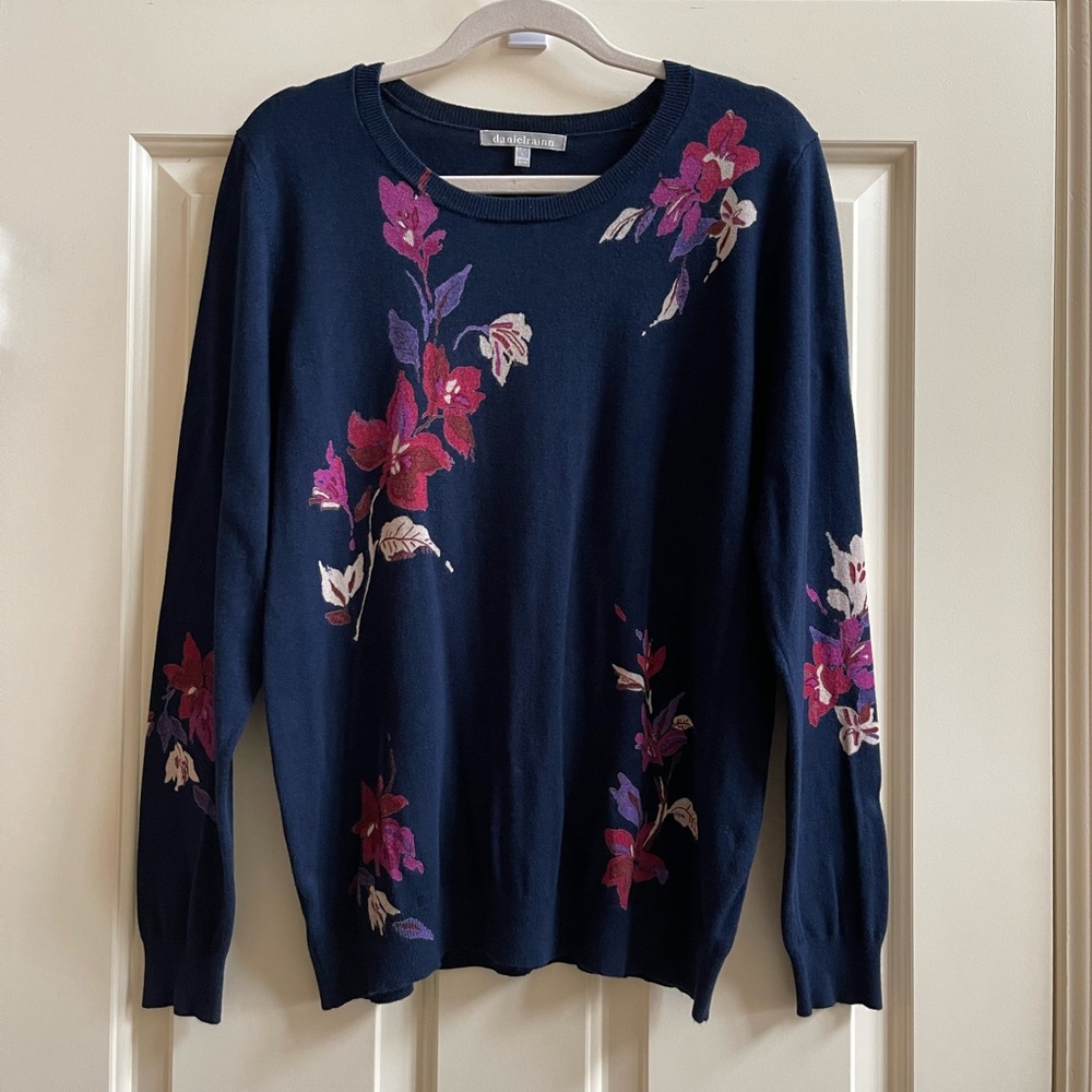 Daniel Rainn navy blue floral print sweater